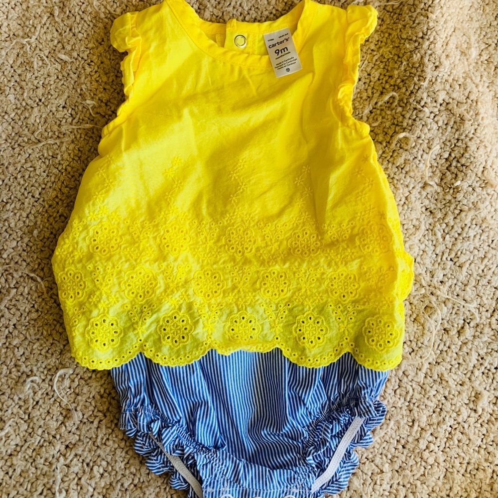 ❌SOLD❌Carter’s spring summer Romper - Picture 1 of 1